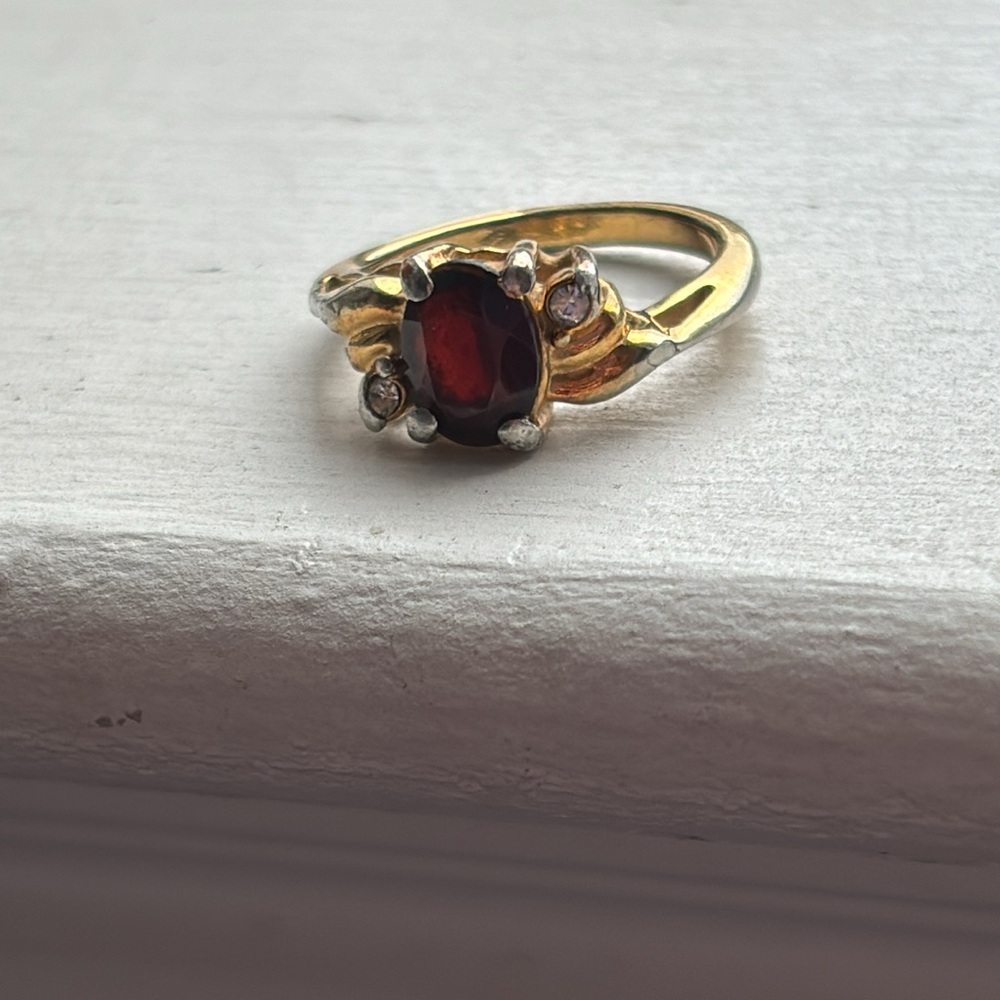 Vintage ruby or garnet cocktail gold ring size 5